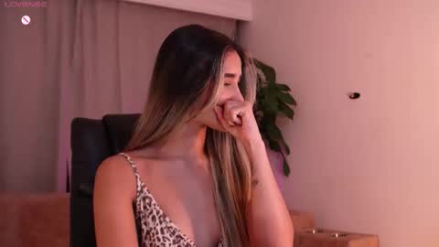 Snapshot of sammylaszlow chatting on 15, 10, 2025 Sammy online show from 15, 10, 2025