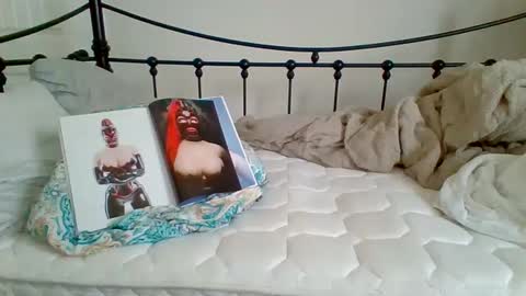 Snapshot of samplenini chatting on 14, 9, 2025 crazy runt online show from 14, 9, 2025