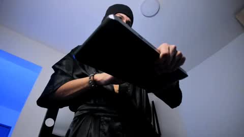 Snapshot of samuel_suarez chatting on 12, 10, 2025 online show from 12, 10, 2025