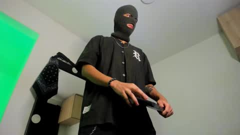 Snapshot of samuel_suarez chatting on 20, 10, 2025 online show from 20, 10, 2025