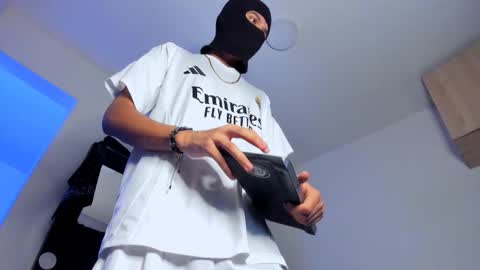 Snapshot of samuel_suarez chatting on 10, 11, 2025 online show from 10, 11, 2025