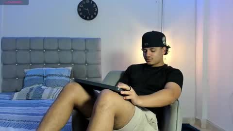 Snapshot of samxx_muscle chatting on 9, 10, 2025 samxx_muscle online show from 9, 10, 2025