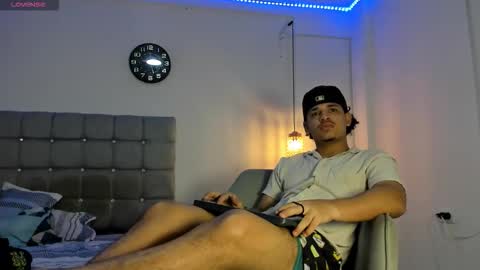 Snapshot of samxx_muscle chatting on 11, 10, 2025 samxx_muscle online show from 11, 10, 2025