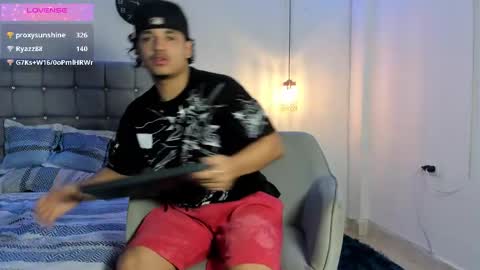 Snapshot of samxx_muscle chatting on 12, 10, 2025 samxx_muscle online show from 12, 10, 2025