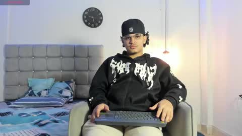 Snapshot of samxx_muscle chatting on 1, 11, 2025 samxx_muscle online show from 1, 11, 2025