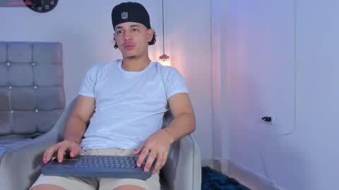 Snapshot of samxx_muscle chatting on 10, 11, 2025 samxx_muscle online show from 10, 11, 2025