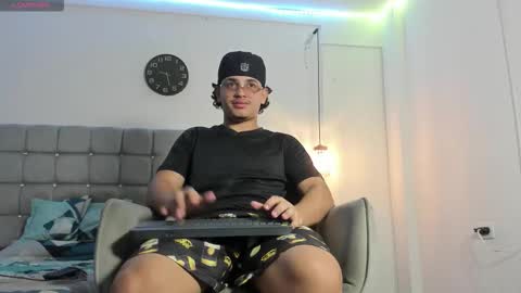 Snapshot of samxx_muscle chatting on 20, 11, 2025 samxx_muscle online show from 20, 11, 2025