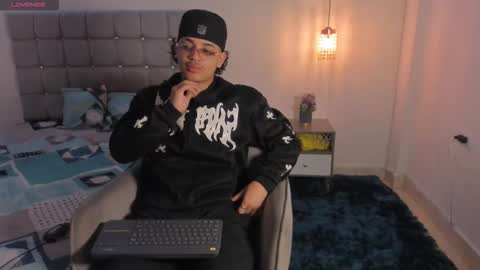 Snapshot of samxx_muscle chatting on 22, 11, 2025 samxx_muscle online show from 22, 11, 2025