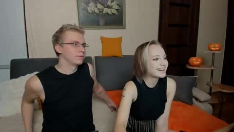 Snapshot of samyscott chatting on 2, 11, 2025 SamyScott online show from 2, 11, 2025