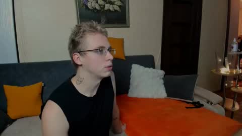 Snapshot of samyscott chatting on 7, 11, 2025 SamyScott online show from 7, 11, 2025