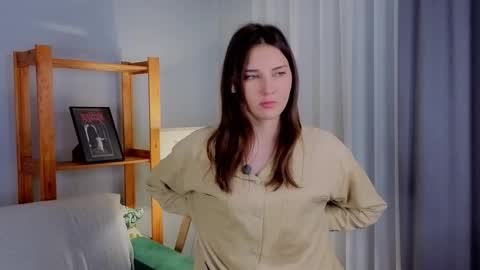 Snapshot of sandili chatting on 6, 11, 2025 Isabel but you can call me Bella online show from 6, 11, 2025