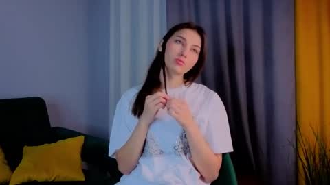 Snapshot of sandili chatting on 7, 11, 2025 Isabel but you can call me Bella online show from 7, 11, 2025