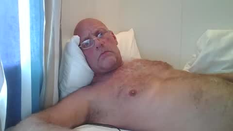 sandnesrune523 online show from 13, 10, 2025