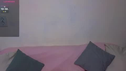 Snapshot of sandra_bell_ chatting on 5, 11, 2025 Sandra online show from 5, 11, 2025