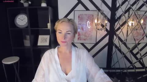 Snapshot of sandra_kind chatting on 28, 1, 2025 Sandra online show from 28, 1, 2025