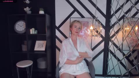 Snapshot of sandra_kind chatting on 30, 1, 2025 Sandra online show from 30, 1, 2025