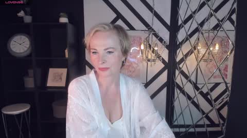 Snapshot of sandra_kind chatting on 31, 1, 2025 Sandra online show from 31, 1, 2025