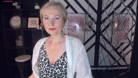 Snapshot of sandra_kind chatting on 8, 2, 2025 Sandra online show from 8, 2, 2025