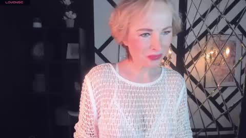 Snapshot of sandra_kind chatting on 9, 3, 2025 Sandra online show from 9, 3, 2025