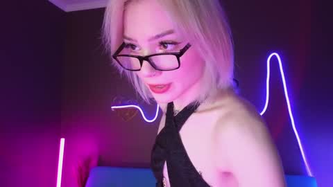 Sandy  online show from 9, 2, 2025