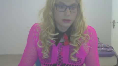 sandraclara online show from 8, 3, 2025