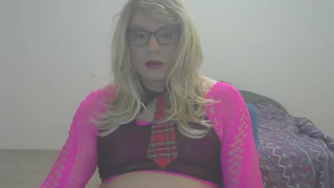 sandraclara online show from 8, 3, 2025