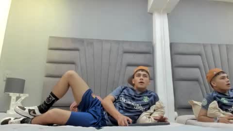 Sandro online show from 11, 9, 2025