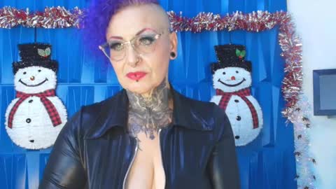 Sandy Rose online show from 3, 12, 2024