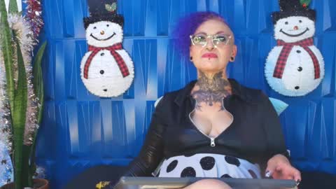 Sandy Rose online show from 3, 12, 2024