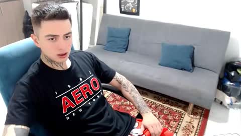 Snapshot of santi_ss chatting on 2, 12, 2025 santi_ss online show from 2, 12, 2025