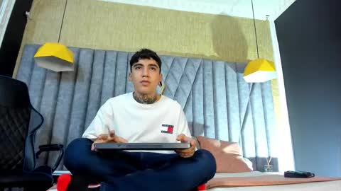 Snapshot of santiabader chatting on 19, 10, 2025 SantiAbader online show from 19, 10, 2025