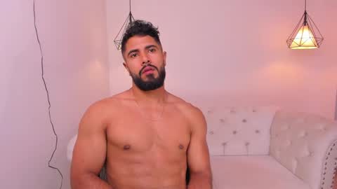 santiago_huntt online show from 7, 12, 2024