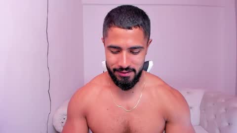santiago_huntt online show from 7, 3, 2025