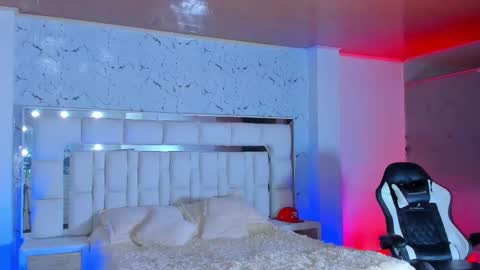 Santi Reyes online show from 21, 10, 2025