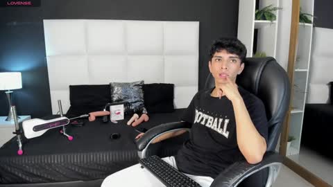 Santiago Carrington online show from 5, 12, 2024