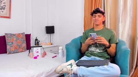 Santiago Carrington online show from 9, 1, 2025