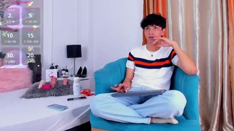 Santiago Carrington online show from 3, 2, 2025