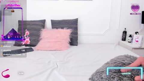 Santiago Carrington online show from 8, 2, 2025