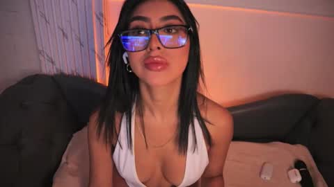 Snapshot of sara_albrecht chatting on 22, 10, 2025 Sara online show from 22, 10, 2025