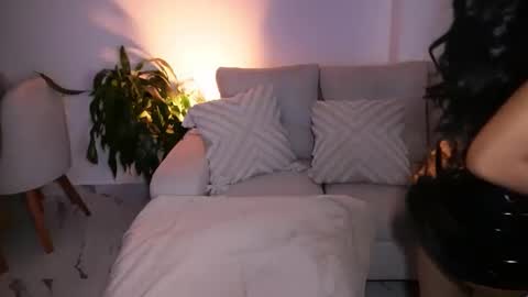 Snapshot of sara_albrecht chatting on 4, 11, 2025 Sara online show from 4, 11, 2025