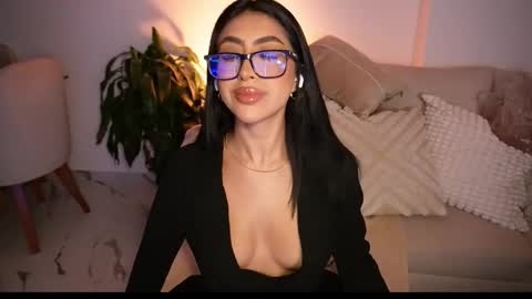 Snapshot of sara_albrecht chatting on 15, 11, 2025 Sara online show from 15, 11, 2025