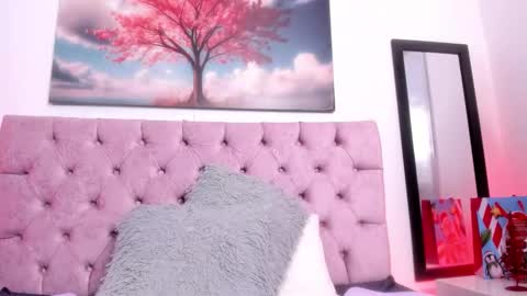 SARA ARIAS  online show from 7, 12, 2024