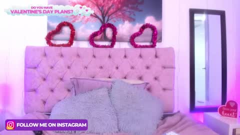 SARA ARIAS  online show from 3, 2, 2025