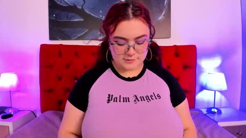 SARA ARIAS  online show from 8, 2, 2025