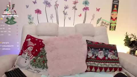 Snapshot of sara_crowe chatting on 23, 12, 2024 Sara Crowe online show from 23, 12, 2024