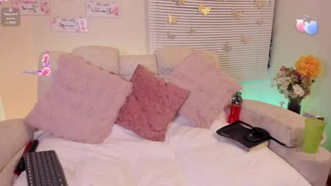 Snapshot of sara_crowe chatting on 12, 2, 2026 Sara Crowe online show from 12, 2, 2026