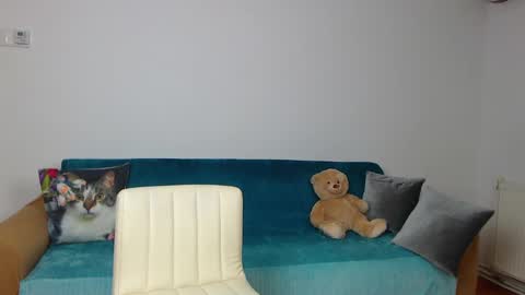 Im Sara I am happy to be here  online show from 1, 2, 2025