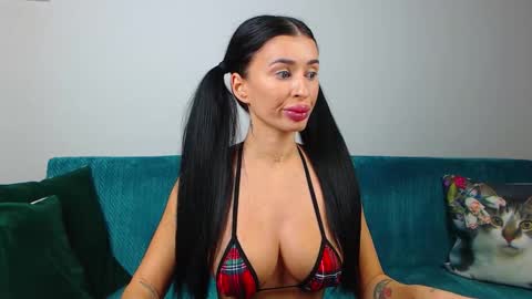 Im Sara I am happy to be here  online show from 10, 10, 2025
