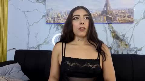 sara_landry23_aws online show from 28, 9, 2025