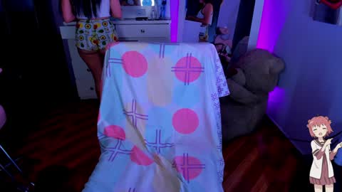 Snapshot of sara_leenn chatting on 19, 1, 2025 online show from 19, 1, 2025